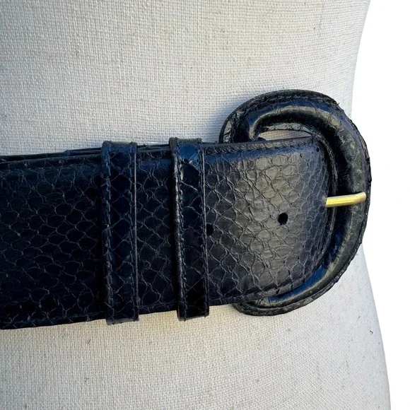 Saks Fifth Avenue Navy Blue Genuine Snakeskin Wide Waist Belt Size M Vintage - Picture 3 of 10